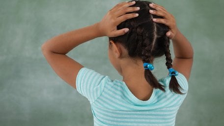 Мігрень у дітей: чому виникає і як її позбутися