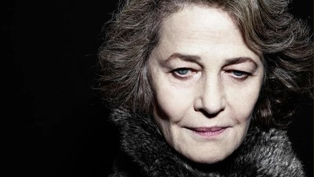 Найкращі ролі Шарлотти Ремплінг: 7 фільмів, які варто подивитися кожному