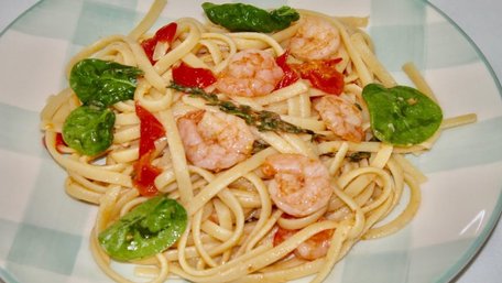 Ідеальна вечеря до Дня закоханих: «Marry me» паста з креветками під соусом біск