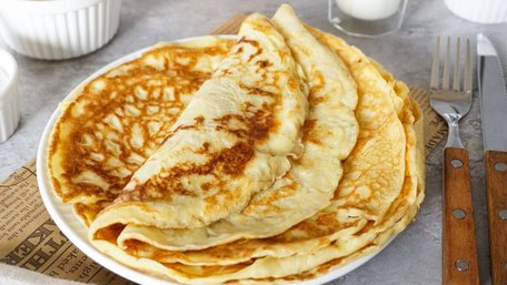 Солодкі чи солоні: 10 найкращих начинок для млинців