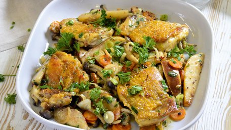 Хек з овочами на сковорідці. Рецепт дня