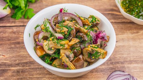 Картопляний салат з грибами. Рецепт дня