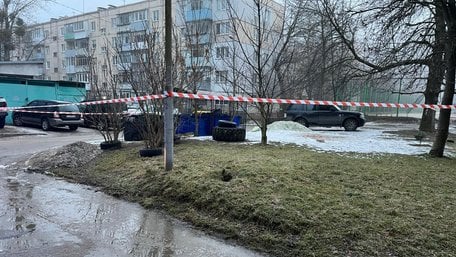 У Львові двірничка знайшла біля смітника бойову гранату