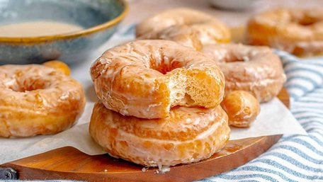 Ніжні бананові пончики. Рецепт дня