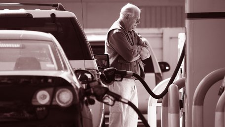 Бензин по 100 гривень: міф чи реальність?