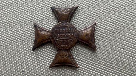 Орден розстріляного НКВС у Харкові польського офіцера продають на аукціоні Violity