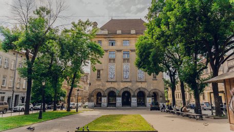 Львівський театр ляльок вирішив відмовитись від системи почесних звань