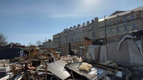 Власники найбільшого МАФу на «Добробуті» самостійно демонтували кіоск