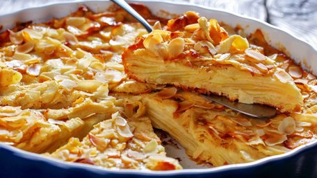 Пісний яблучний пиріг без замісу. Рецепт дня