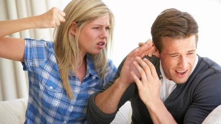 Він її боготворить, а вона його принижує: чому чоловіки обирають жінок, які їх знецінюють