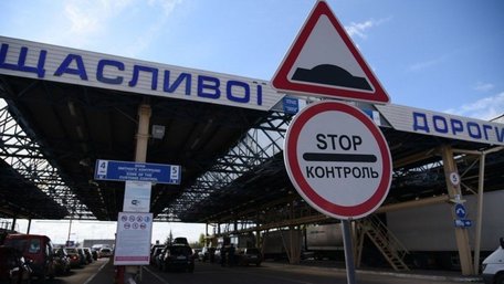 СБУ затримала на хабарі львівського митника за вивезення незадекларованої валюти