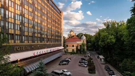 Мерія оприлюднила середні зарплати у львівських готелях за 2025 рік