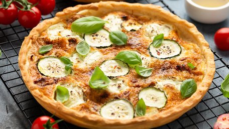 Листковий пиріг з кабачками та сиром. Рецепт дня