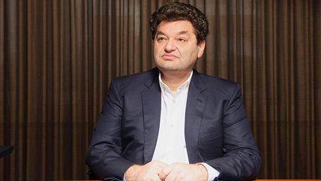 Досьє Єрмолаєва: забудова Дніпра, бізнес в Криму та відмова від українського громадянства