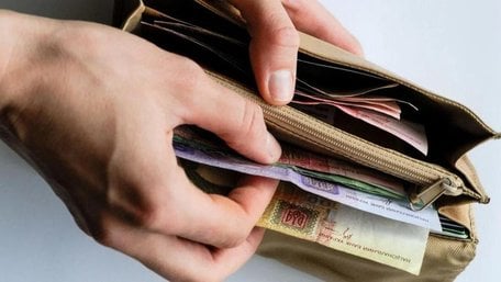 Чому жінки часто заробляють менше: як гендерні стереотипи впливають на зарплату