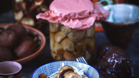 Мариновані білі гриби на зиму. Рецепт дня