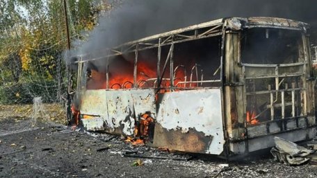 Росіяни вдарили по двох автобусах у Краматорську,  загинули 30 людей