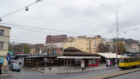 Як Львів заплатив за готель, якого так і не отримав