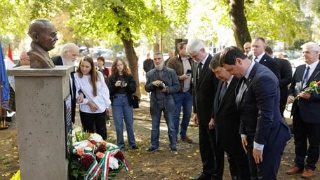 У центрі Ужгорода відкрили пам’ятник лідеру Угорської революції