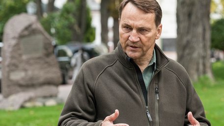 Радослав Сікорський ініціював заборону в'їзду до Польщі для депутата Львівської облради 