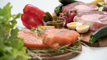 Дбаємо про здоров’я кісток: 10 продуктів, які допоможуть зберегти їх міцними
