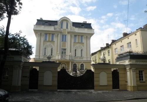 Будинок на вул. Повстанській, 4 належить дружині Ростислава Павліва (фото wikimapia)
