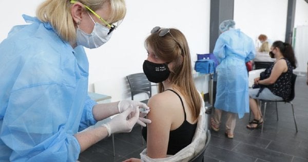 Lviv residents will be vaccinated against coronavirus this week with Pfizer, Moderna and Astra Zenes vaccines thumbnail
