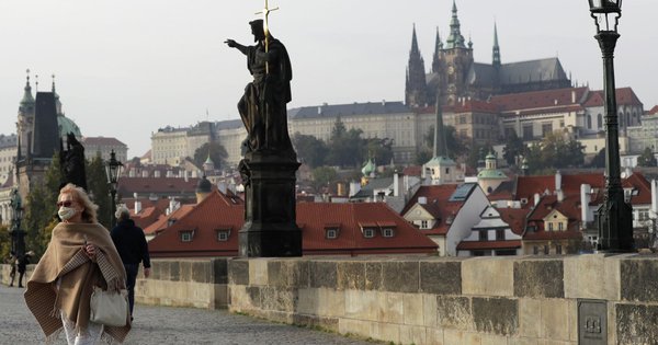 Чехія закрила кордони для російських туристів з шенгенськими візами
