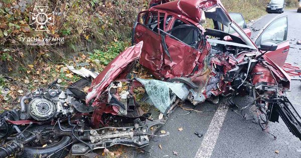 У Сколе 51-річний водій Volkswagen загинув у лобовій ДТП з фурою