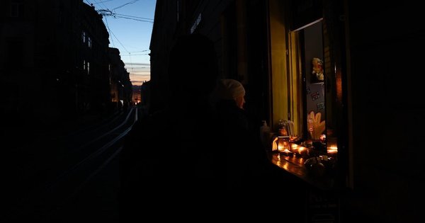 Після обстрілів на Львівщині запровадили всі графіки вимкнення світла