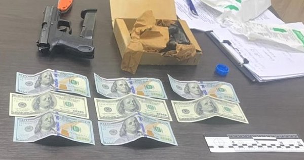 На Донеччині співробітники патрульної поліції торгували краденою зброєю