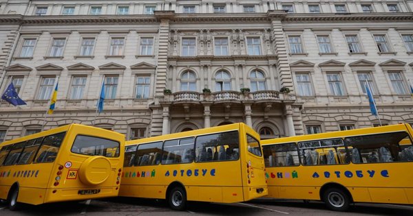 Львівська ОВА закупить шкільних автобусів на майже 44 млн грн