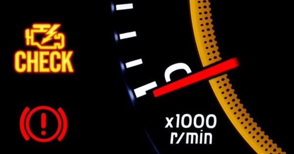 На приладовій панелі автомобіля загорівся check engine: причини та способи вирішення