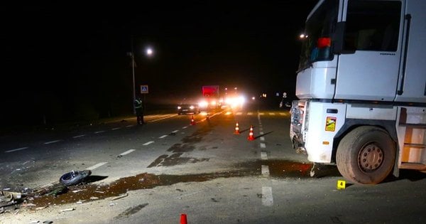 На Прикарпатті водій вантажівки на смерть збив 27-річного мотоцикліста