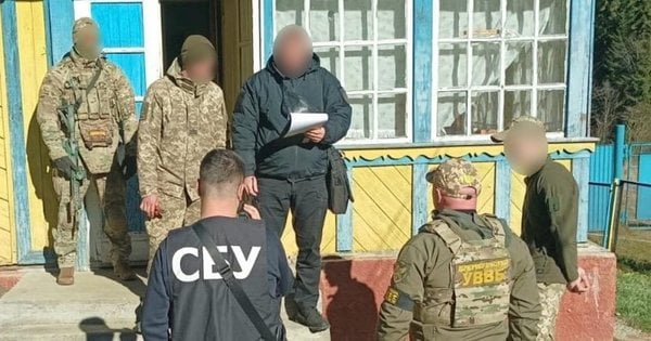 На Прикарпатті затримали прикордонників, які допомагали чоловікам втікати в Румунію