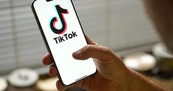 На Львівщині оштрафували матір через відео доньки під російську музику