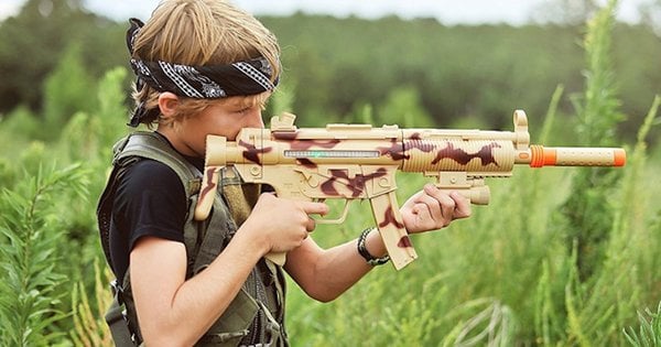 15-річний хлопець іграшковим пістолетом погрожував дитині в Брюховичах