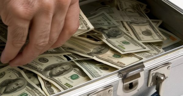 Директора яремчанской строительной фирмы приговорили к испытательному сроку за отмывание 170 тысяч долларов