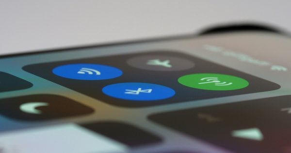 Збереження заряду телефона без світла