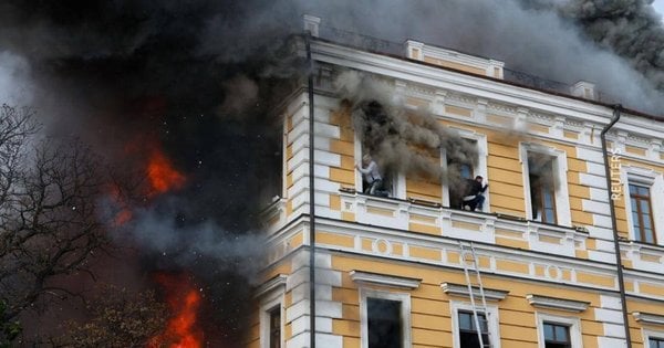 У Києві російський дрон влучив у будівлю НАН України