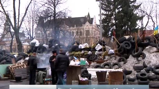Через барикади біля Львівської ОДА центр міста потерпає від заторів