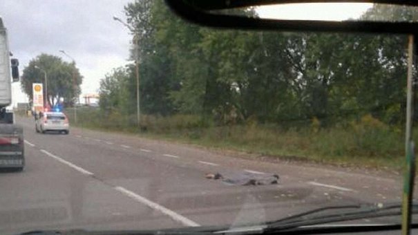 На об'їзній дорозі Львова автомобіль смертельно травмував чоловіка