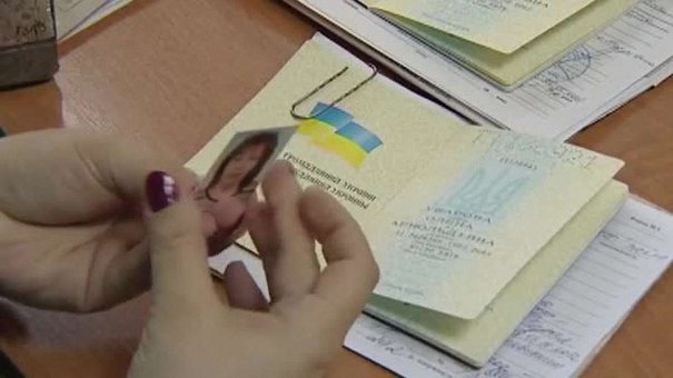 У день виборів на Львівщині 16 громадян отримали паспорти