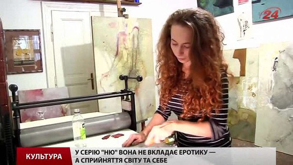 Львів’янка Оля Кузюра творить ліногравюру на верстаті з деталей січкарні і танка