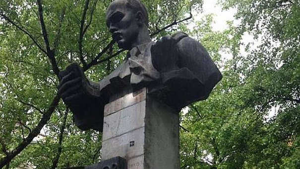Пам'ятник Степанові Тудору у Львові демонтують і віддадуть у музей