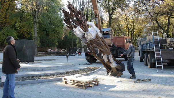 У Львові встановили пам’ятник Антоничу. Перші фото