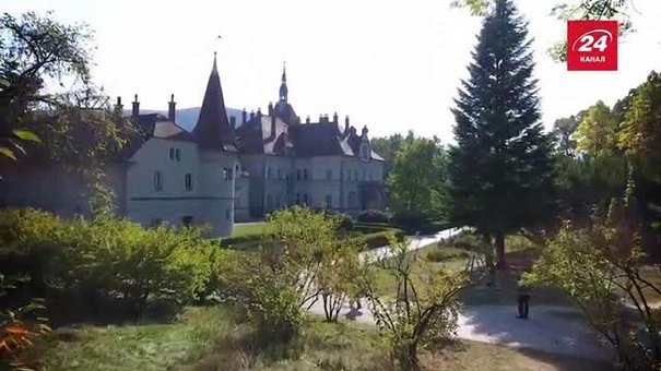 Куди поїхати зі Львова на вихідні: закарпатські замки Шенборнів та Сент-Міклош