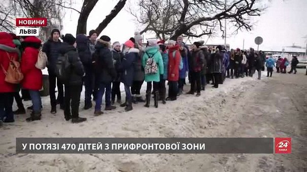 Майже півтисячі дітей з Донбасу і Луганщини приїхали побачити Різдво у Львові