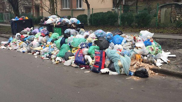 Львівська мерія повторно звернеться до уряду через критичну ситуацію з вивезенням сміття
