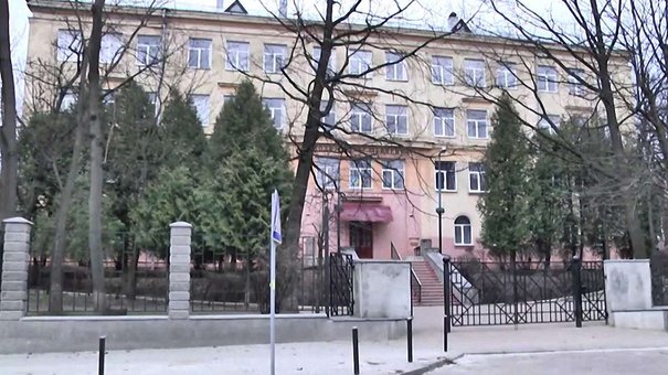 У Львові до кінця навчального року закрили школу, в якій обвалилася сходова балка